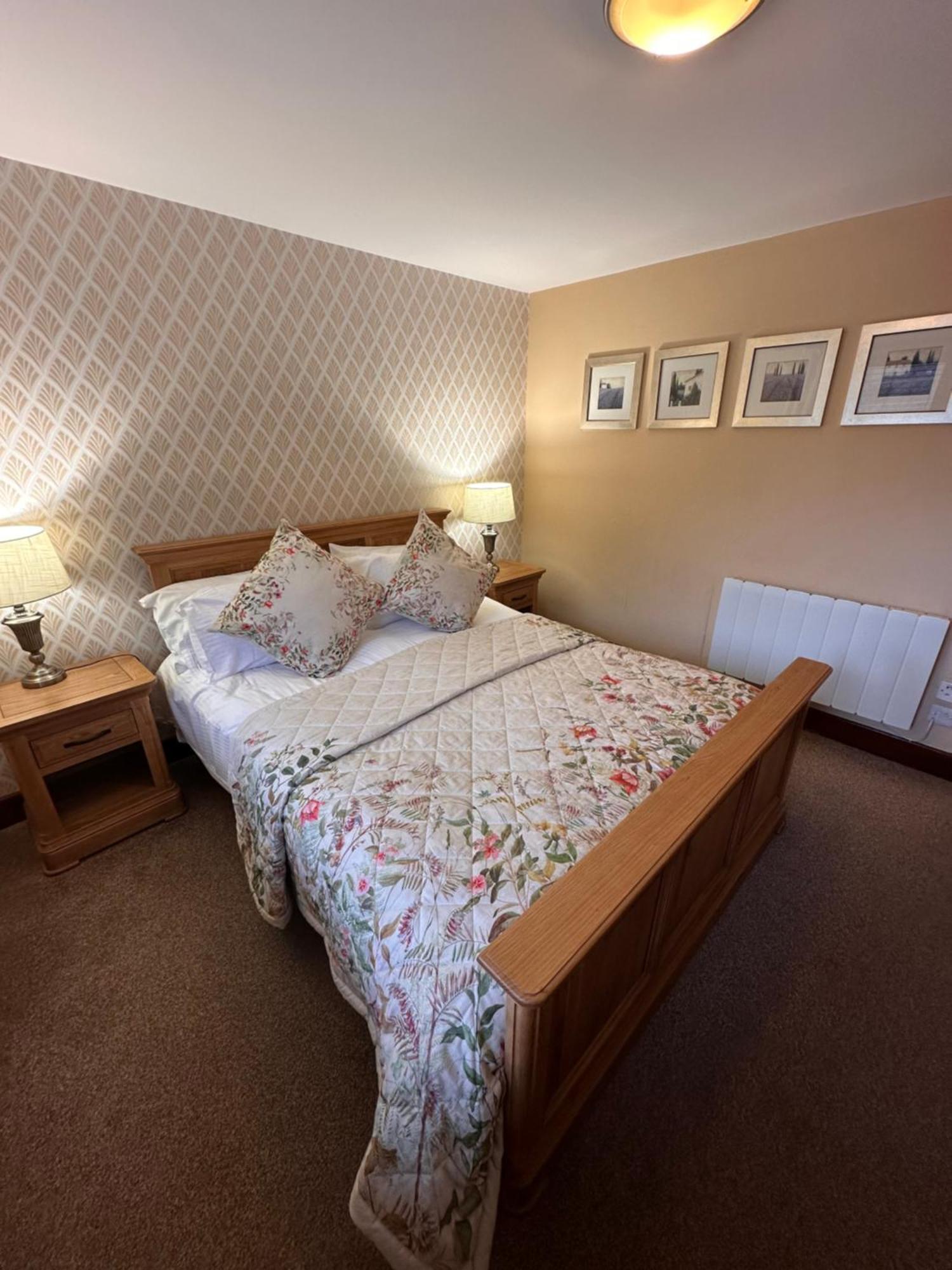The Auld Kirk Bed & Breakfast Ballater Ngoại thất bức ảnh