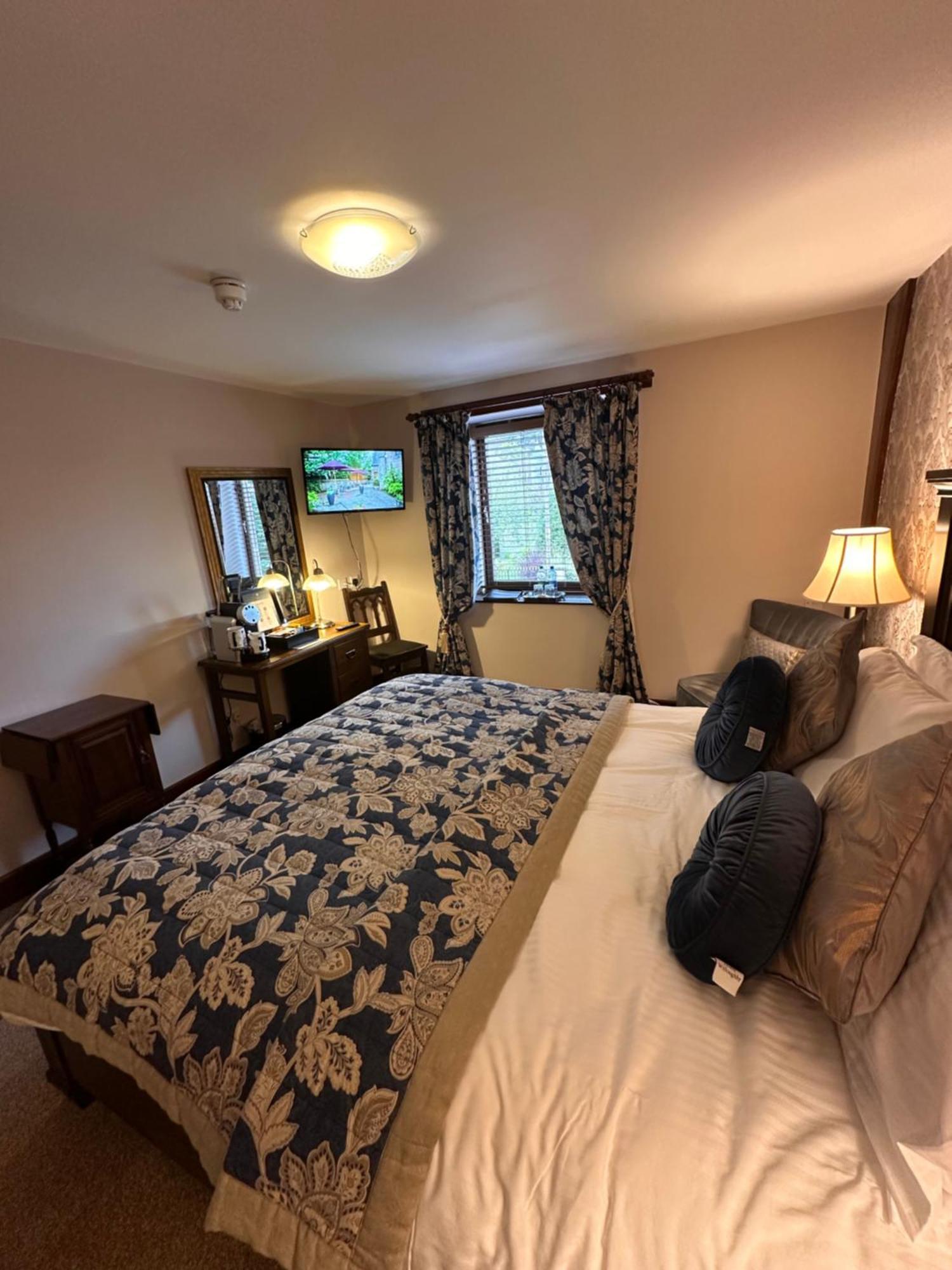 The Auld Kirk Bed & Breakfast Ballater Ngoại thất bức ảnh